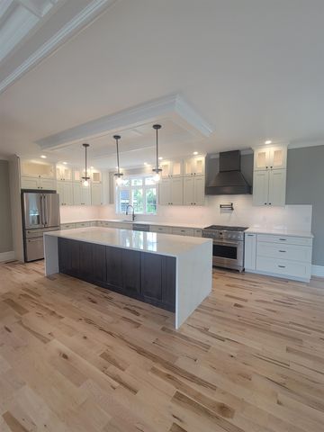 9 Zeland Drive, Dover, NH 03820