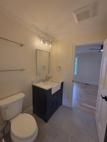 9 Zeland Drive, Dover, NH 03820