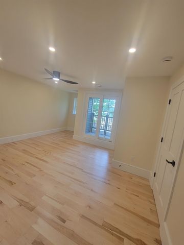 9 Zeland Drive, Dover, NH 03820