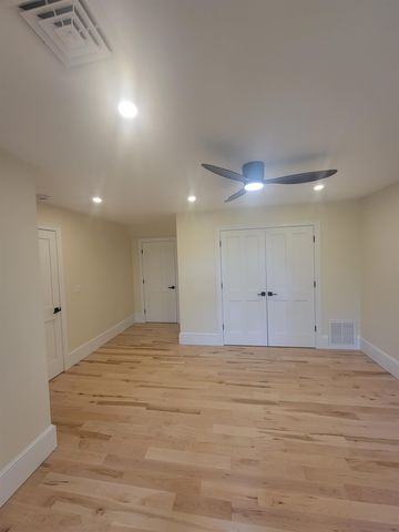 9 Zeland Drive, Dover, NH 03820