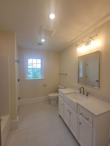 9 Zeland Drive, Dover, NH 03820