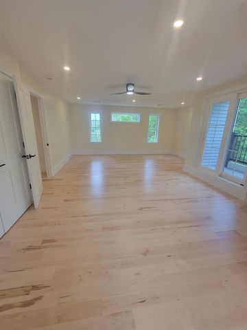 9 Zeland Drive, Dover, NH 03820