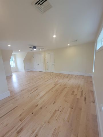 9 Zeland Drive, Dover, NH 03820