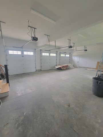 9 Zeland Drive, Dover, NH 03820