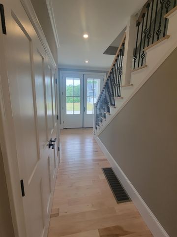 9 Zeland Drive, Dover, NH 03820