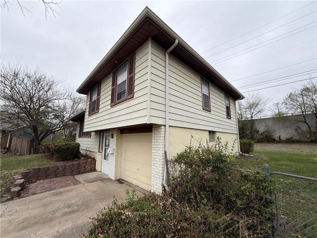 5904 E 95th Terrace, Kansas City, MO 64134