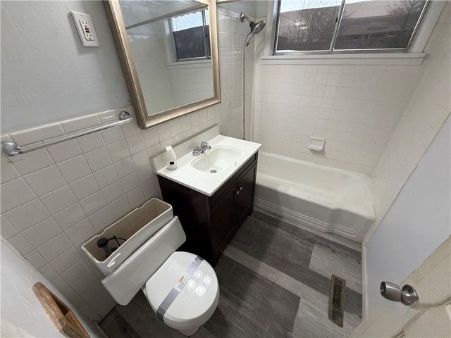 5904 E 95th Terrace, Kansas City, MO 64134