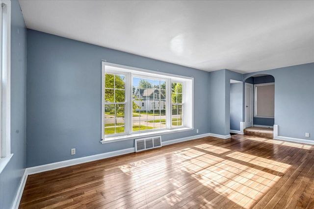 4823 N Elkhart AVENUE, Whitefish Bay, WI 53217