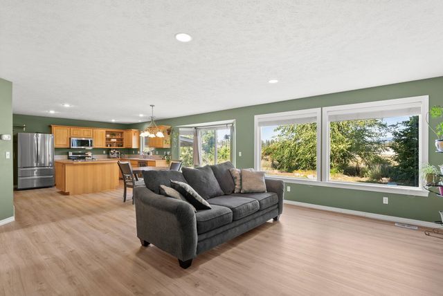 3421 S McDonald St, Spokane Valley, WA 99206