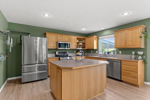 3421 S McDonald St, Spokane Valley, WA 99206