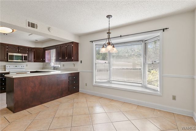 6136 Woodcrest Dr, Tuscaloosa, AL 35405