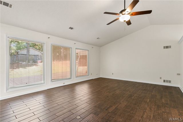 6136 Woodcrest Dr, Tuscaloosa, AL 35405
