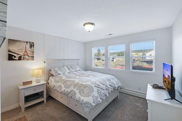 4810 E 37th Ave, Spokane, WA 99223