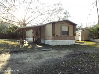565 STARRATT Road, Jacksonville, FL 32218