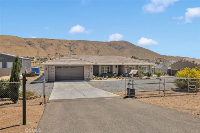 22567 Ocotillo Way, Apple Valley, CA 92308