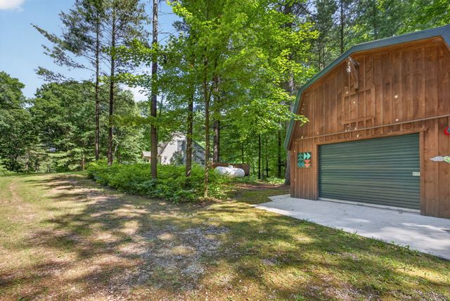 21643 11 Mile Road, Big Rapids, MI 49307