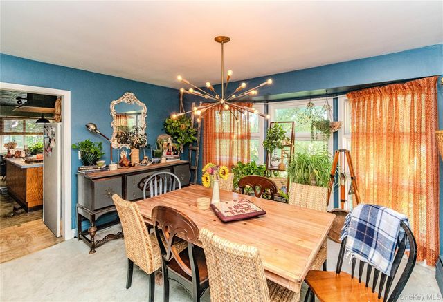 6 Hope Lane, Milton, NY 12547