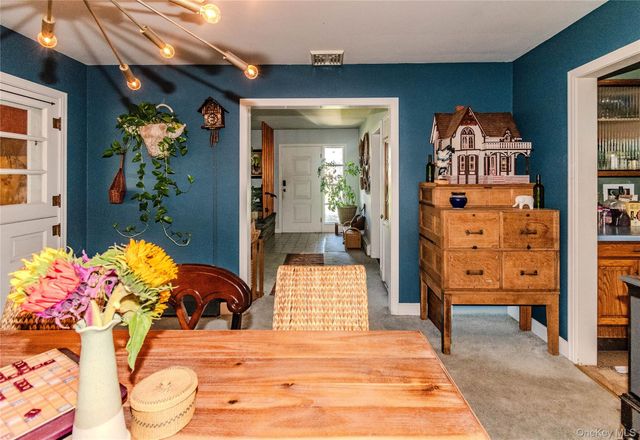 6 Hope Lane, Milton, NY 12547