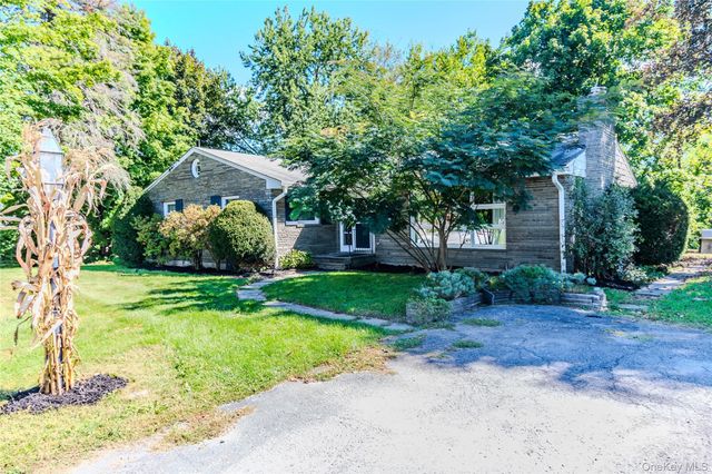 6 Hope Lane, Milton, NY 12547