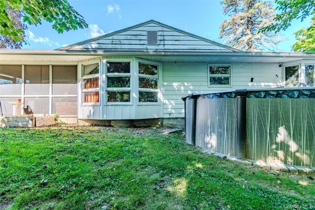 6 Hope Lane, Milton, NY 12547