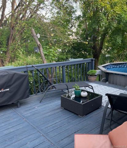 6 Hope Lane, Milton, NY 12547
