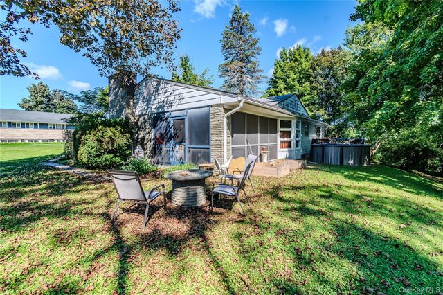 6 Hope Lane, Milton, NY 12547