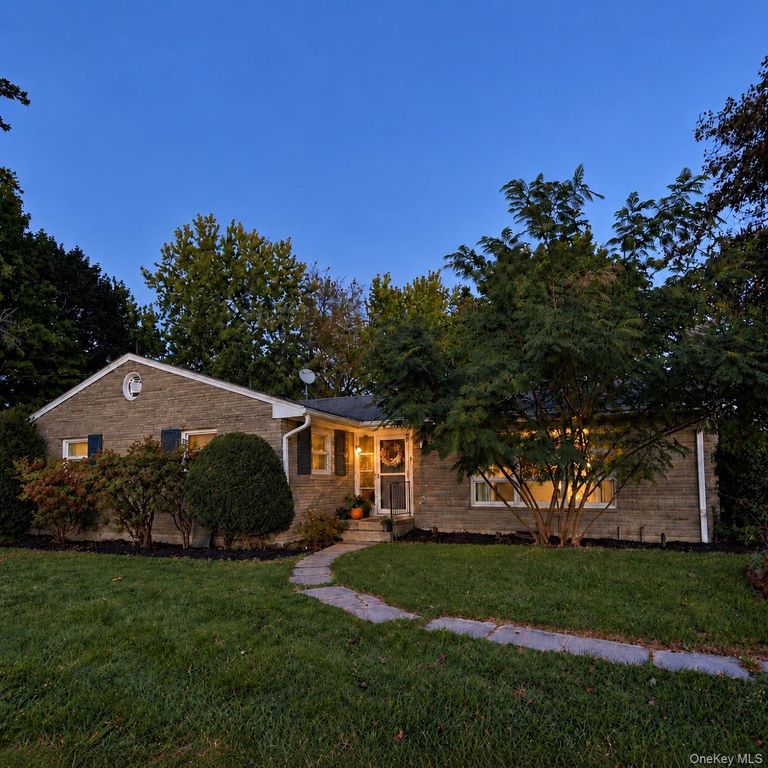 6 Hope Lane, Milton, NY 12547