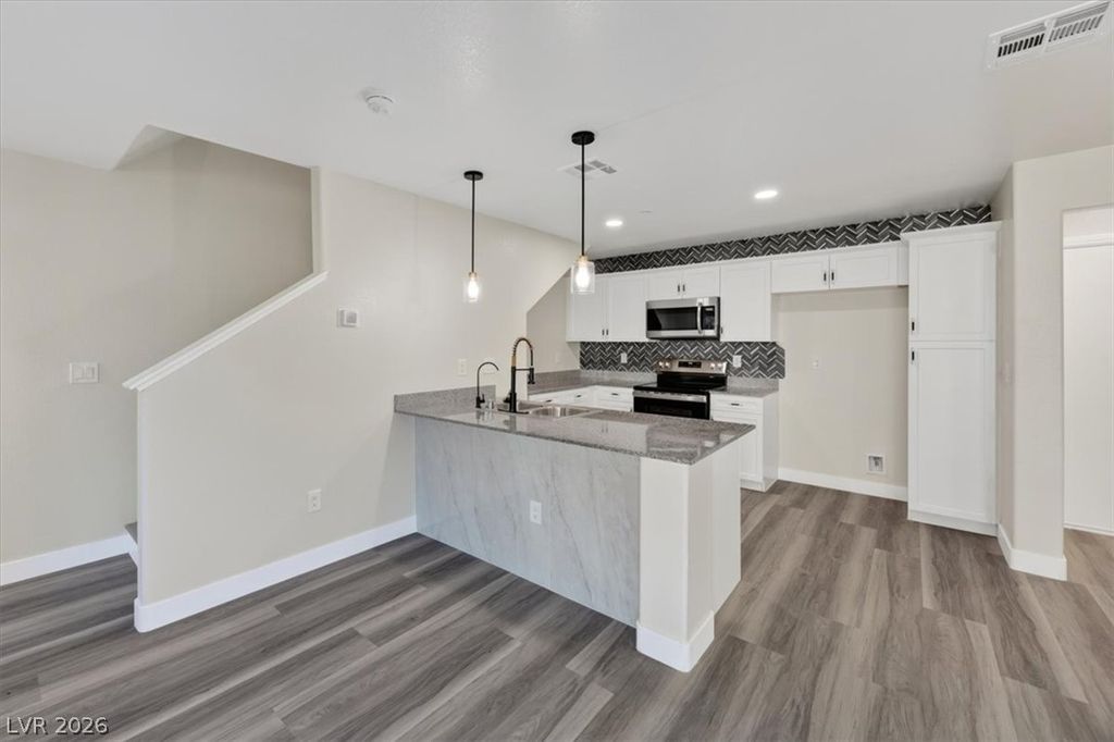 6811 Sage Gold Court, North Las Vegas, NV 89086 — exterior