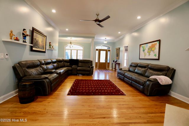 129 Beacon Ridge Drive, West End, NC 27376