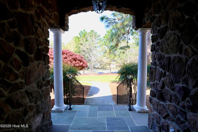 129 Beacon Ridge Drive, West End, NC 27376