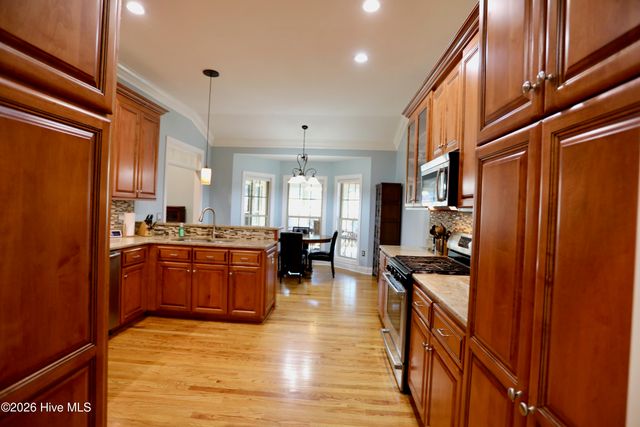 129 Beacon Ridge Drive, West End, NC 27376