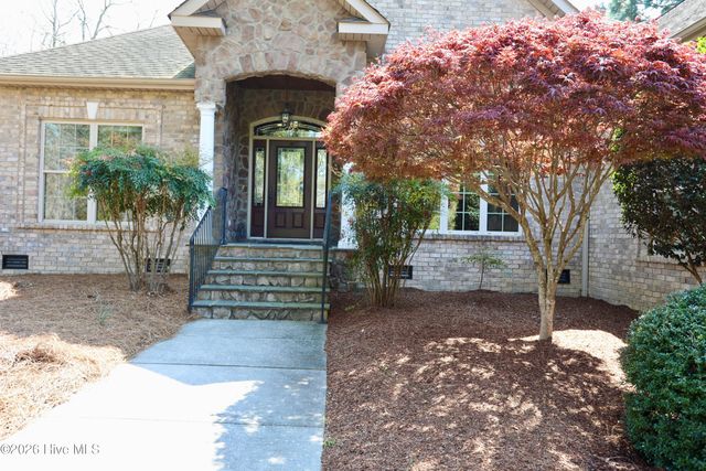 129 Beacon Ridge Drive, West End, NC 27376