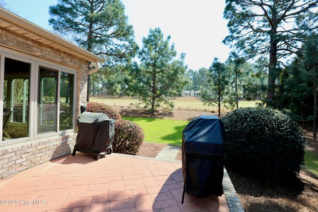 129 Beacon Ridge Drive, West End, NC 27376