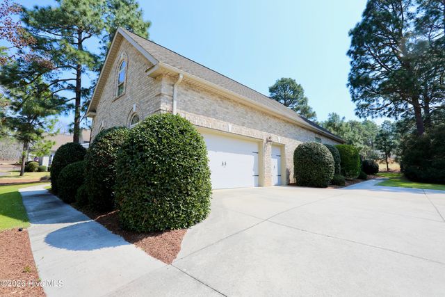 129 Beacon Ridge Drive, West End, NC 27376