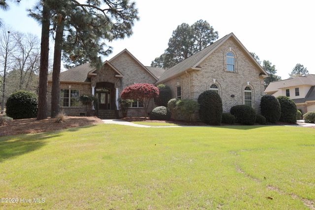 129 Beacon Ridge Drive, West End, NC 27376