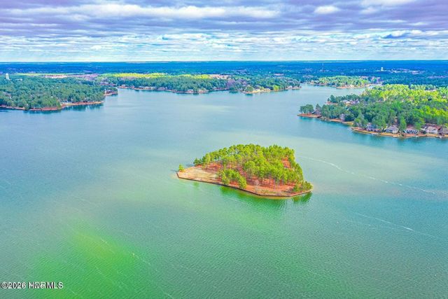 129 Beacon Ridge Drive, West End, NC 27376