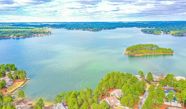 129 Beacon Ridge Drive, West End, NC 27376