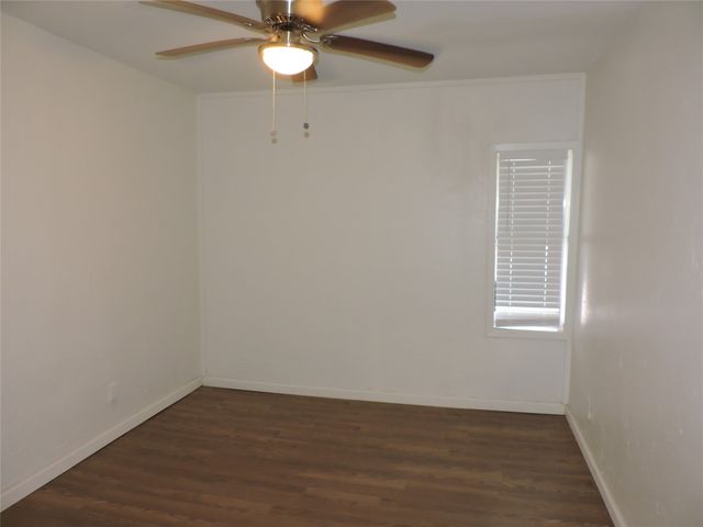 1612 N Anglin Street, Cleburne, TX 76031