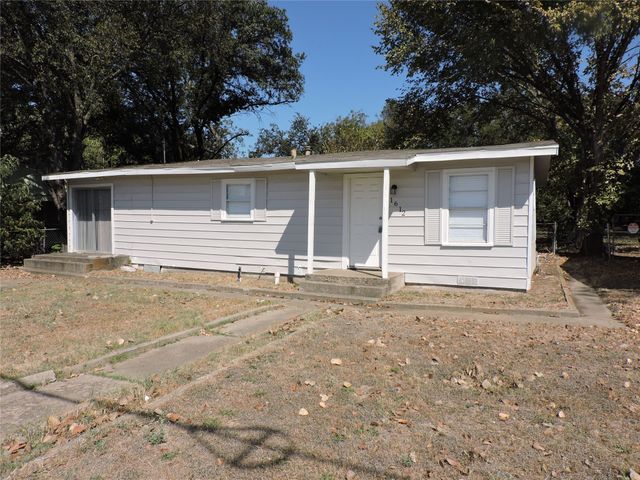 1612 N Anglin Street, Cleburne, TX 76031
