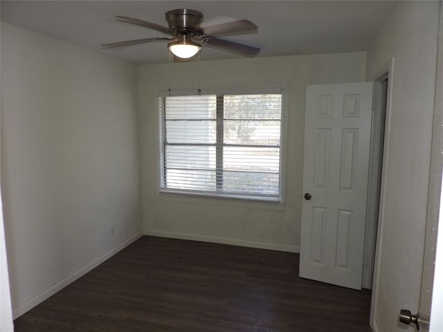 1612 N Anglin Street, Cleburne, TX 76031