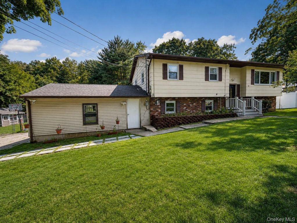 12 Dundee Circle, Middletown, NY 10941