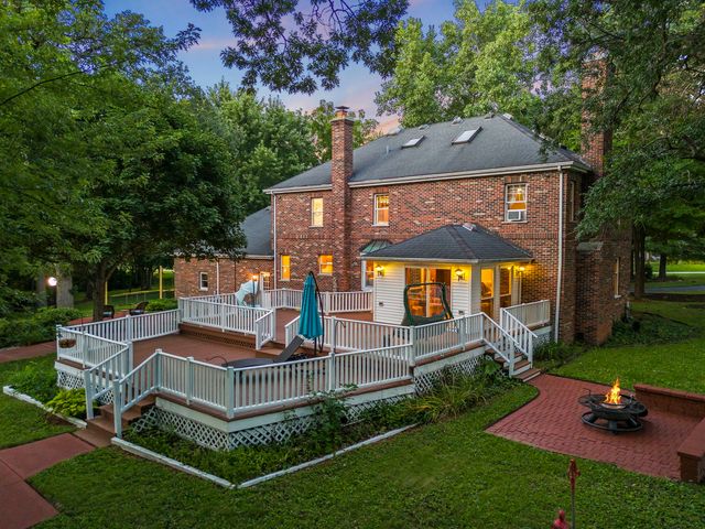 43W001 Empire Road, St. Charles, IL 60175