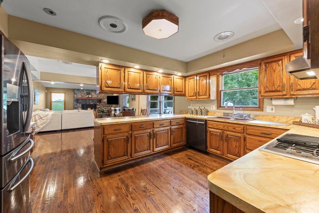 43W001 Empire Road, St. Charles, IL 60175