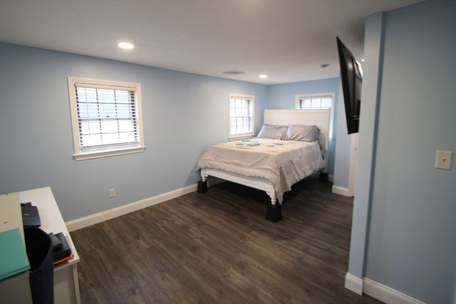 12 Santos Ct, Hanson, MA 02341