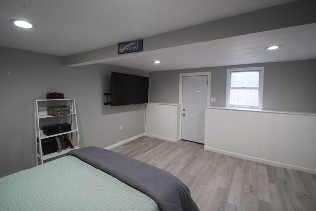 12 Santos Ct, Hanson, MA 02341