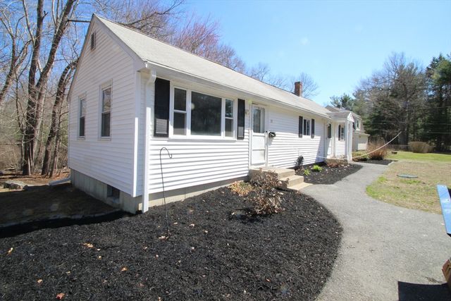 12 Santos Ct, Hanson, MA 02341