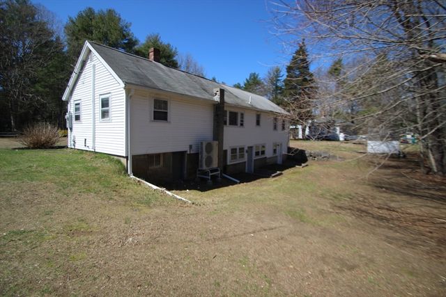 12 Santos Ct, Hanson, MA 02341