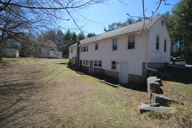 12 Santos Ct, Hanson, MA 02341