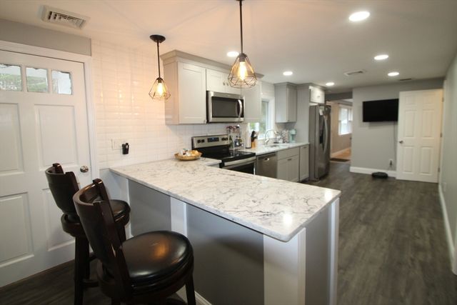 12 Santos Ct, Hanson, MA 02341