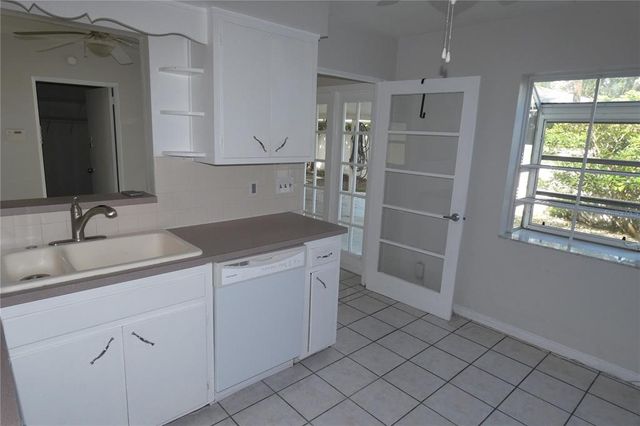 700 31ST AVENUE N, St Petersburg, FL 33704